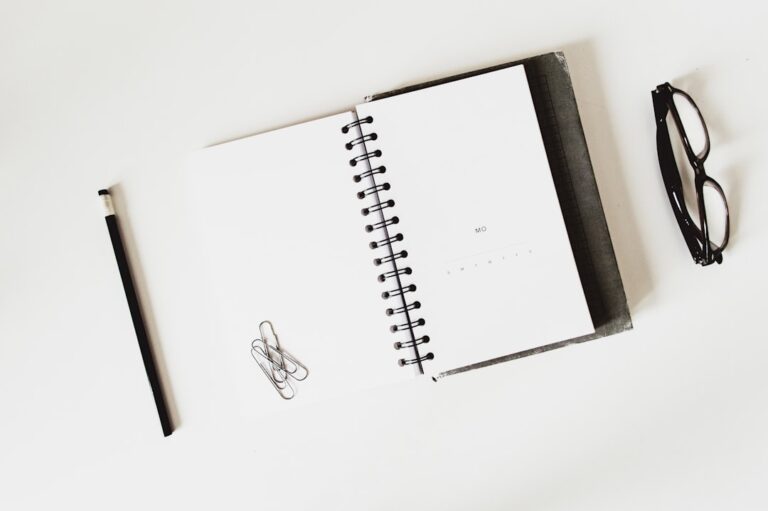 Top Trends in Desk Accessories for Modern Workspaces